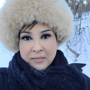 Meet your Posher, Bernadette